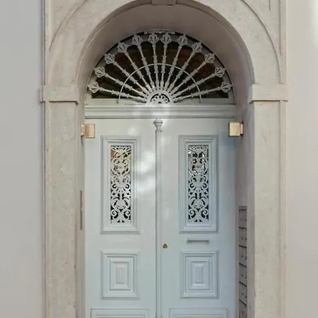 Unique Chiado, 2 Bedroom Deluxe Apartamento *