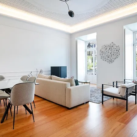 Unique Chiado, 2 Bedroom Deluxe * 리스본