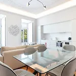 Unique Chiado, 2 Bedroom Deluxe 리스본