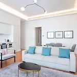 Unique Chiado, 2 Bedroom Deluxe 아파트 리스본